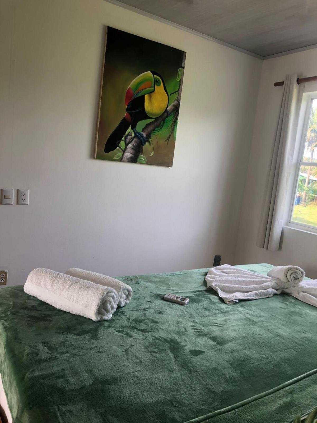 Emerald Luxe Suites South End Екстериор снимка