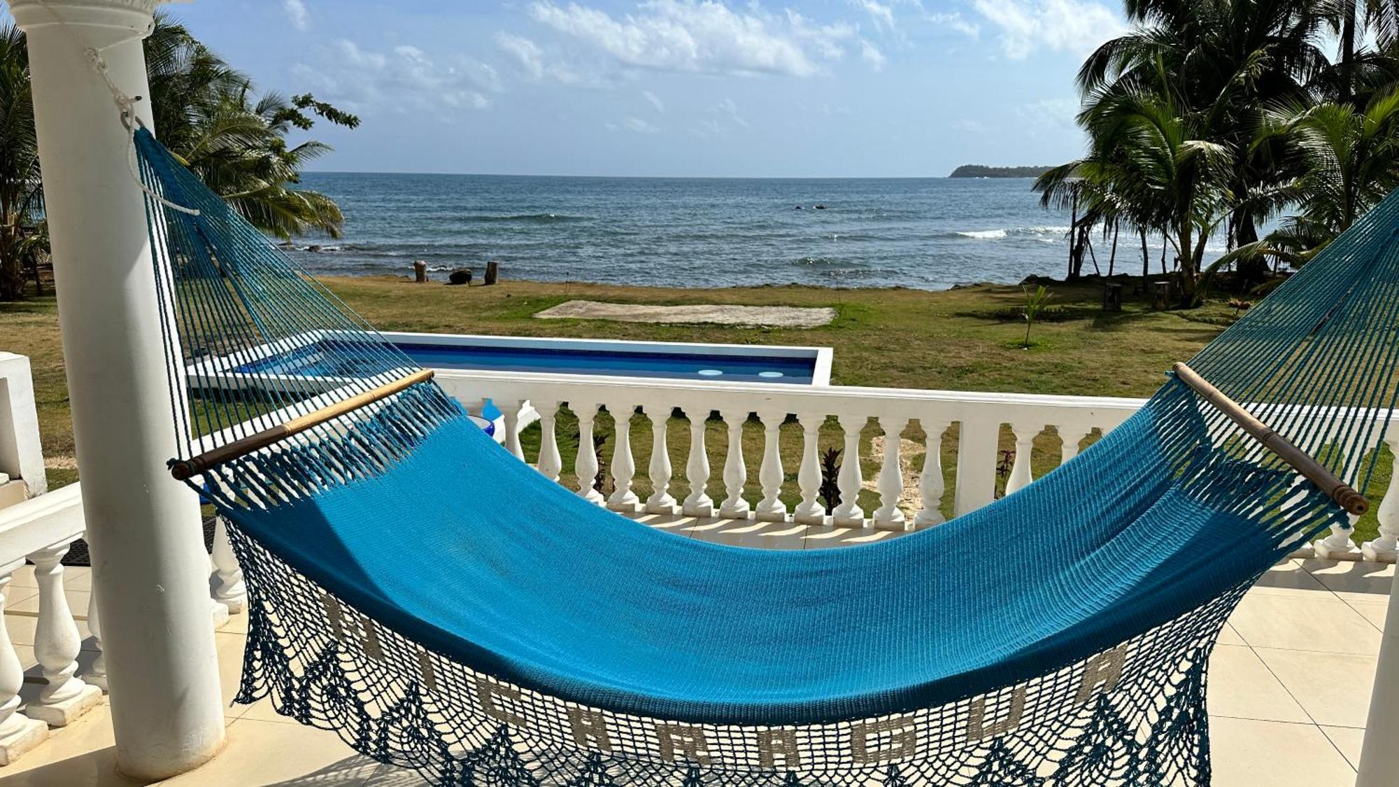 Emerald Luxe Suites South End Екстериор снимка